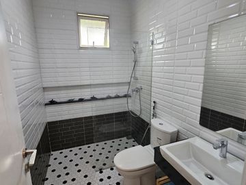 DI JUAL RUMAH CANTIK DI RIVER VALEY LEBAK BULUS JAKARTA SELATAN