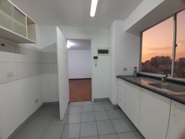 VENDO DEPARTAMENTO 84 MTS2 3 DORMITORIOS PISO 7 MIRAFLORES