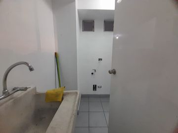 VENDO DEPARTAMENTO 84 MTS2 3 DORMITORIOS PISO 7 MIRAFLORES