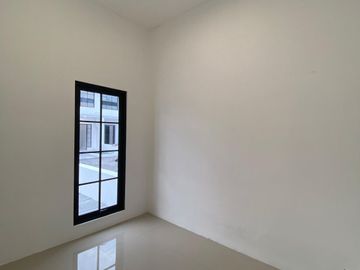 Rumah Kebraon Baru Gress Taman Jivva Stok Terbatas Modern Strategis dkt Wiyung Menganti