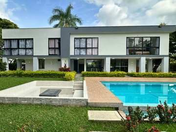 VENDO HERMOSA FINCA EN SANTA ELENA CERRITO DE 6400 MTR2