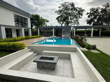 VENDO HERMOSA FINCA EN SANTA ELENA CERRITO DE 6400 MTR2