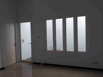 Rumah dijual Lokasi Sangat Strategis di Soekarno Hatta Kota Malang