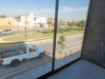 VENTA DE CASA EN EL MAYORAZGO, LEÓN, GTO.