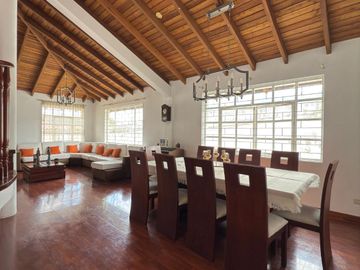 casa con amplias áreas