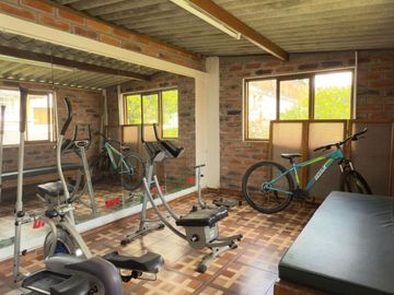 casa con amplias áreas