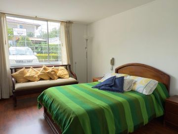 casa con amplias áreas