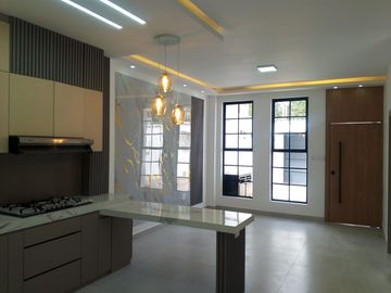 VENTA DE CASA POR LA SANTA MARTA POR EL BY PASS QUITO/QUEVEDO