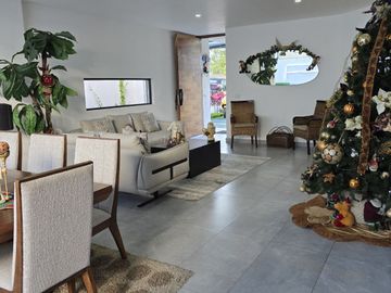 Los Robles Residencial dentro de coto Helechos.