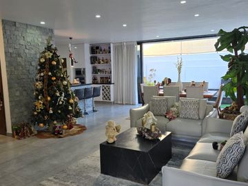 Los Robles Residencial dentro de coto Helechos.