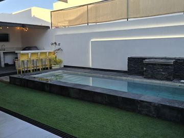 Los Robles Residencial dentro de coto Helechos.