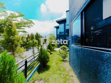 For Sale: Corner House in Xavier Estates, Uptown CDO ✨