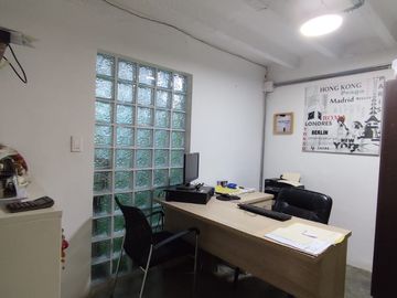 Venta casa esquinera. La Merced. Norte de Cali.