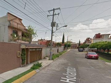 VENTA DE CASA CALLE HOLANDA LOS LAURELES ZAMORA DE HIDALGO MICHOACAN