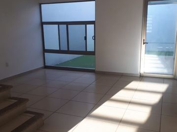 CASA EN VENTA FRACCIONAMIENTO PORTON CAÑADA ZONA NORTE