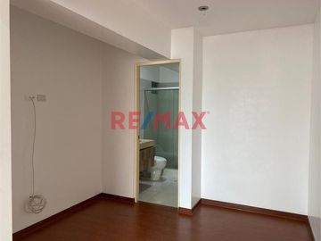 Alquiler De Departamento San Isidro Urb. Corpac.