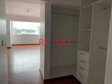 Alquiler De Departamento San Isidro Urb. Corpac.