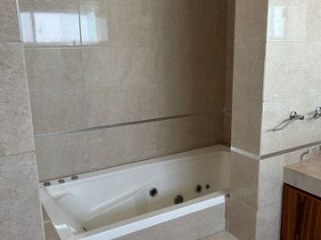 Casa en Venta en Arauca 1 Zona Real Zapopan