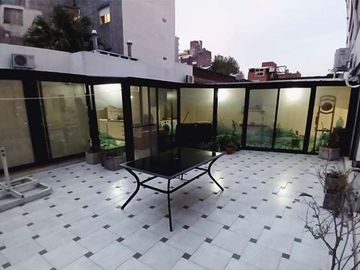 Departamento 3 Dorm., 3 Baños, Amplio Patio y Cochera en Barrio Lourdes