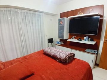 Departamento 3 Dorm., 3 Baños, Amplio Patio y Cochera en Barrio Lourdes