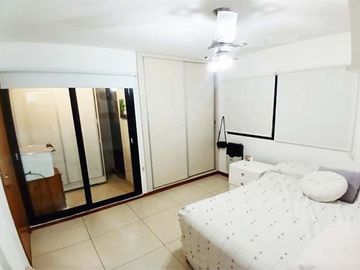 Departamento 3 Dorm., 3 Baños, Amplio Patio y Cochera en Barrio Lourdes