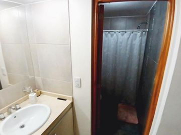 Departamento 3 Dorm., 3 Baños, Amplio Patio y Cochera en Barrio Lourdes