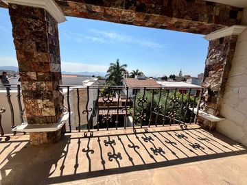 VENTA CASA ROOF GARDEN, TERRAZA Y BALCÓN EN AHUATEPEC CUERNAVACA CAS_5077 CUE/DL