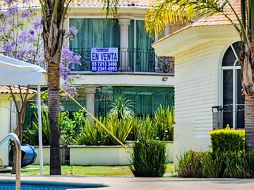 Casa estilo Californiano en Venta a 5 min del Centro de Tepotzotlán