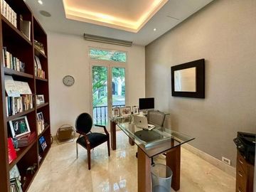 En venta moderna y lujosa casa en Aires del Batan, Samborondon