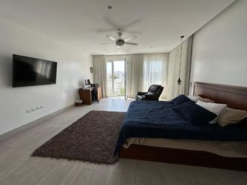 En venta moderna y lujosa casa en Aires del Batan, Samborondon