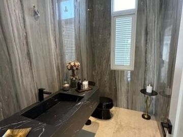 En venta moderna y lujosa casa en Aires del Batan, Samborondon