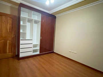 Venta de amplia casa rentera - Ubicada en Totoracocha