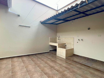 Venta de amplia casa rentera - Ubicada en Totoracocha