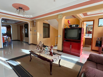 Venta de amplia casa rentera - Ubicada en Totoracocha