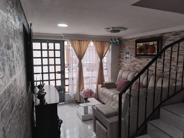 CASA EN VENTA LOMBARDIA SUBA 4 NIVELES CON TERRAZA