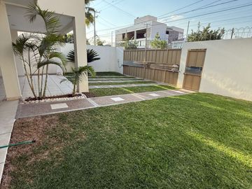 Preciosa casa en Villas de Irapuato
