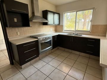 Preciosa casa en Villas de Irapuato