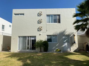 Preciosa casa en Villas de Irapuato