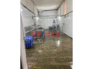 Amplio Local Comercial, Industrial En Excelente Ubicación