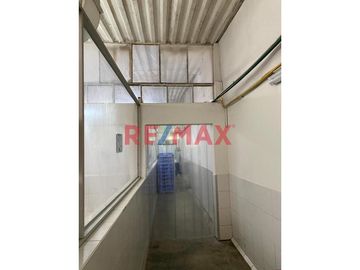 Amplio Local Comercial, Industrial En Excelente Ubicación