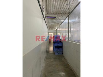 Amplio Local Comercial, Industrial En Excelente Ubicación