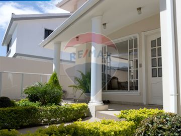 CASA DE VENTA EN LA QUINTA - IBARRA