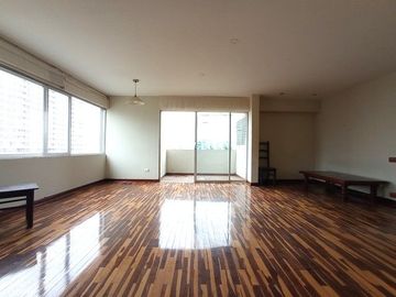 Dpto. Frente a Parque Reducto Vta. $169,000 Miraflores 3 Dormitorio 1 Cochera A.C. 130 mt.