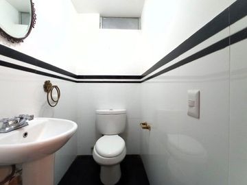 Dpto. Frente a Parque Reducto Vta. $169,000 Miraflores 3 Dormitorio 1 Cochera A.C. 130 mt.