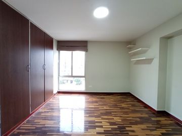 Dpto. Frente a Parque Reducto Vta. $169,000 Miraflores 3 Dormitorio 1 Cochera A.C. 130 mt.