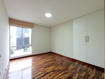 Dpto. Frente a Parque Reducto Vta. $169,000 Miraflores 3 Dormitorio 1 Cochera A.C. 130 mt.