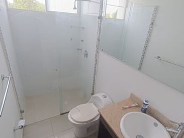 Se vende hermosa casa campestre en conjunto residencial