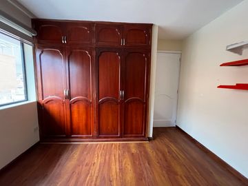 🏡En Venta Casa de 5 Dormitorios muy amplia por la Av. Loja y Av. 10 de Agosto🏡