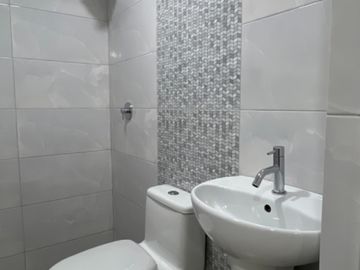 VENTA DEPARTAMENTO 2 PISO. AV. CARRION CERCA UNT