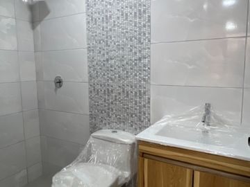 VENTA DEPARTAMENTO 2 PISO. AV. CARRION CERCA UNT